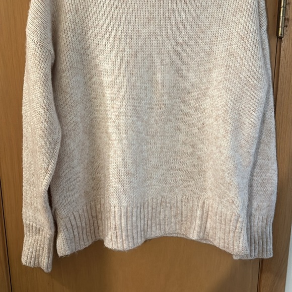 Banana Republic Factory Women’s Oversized Turtleneck Sweater New Tan Medium - Picture 13 of 14